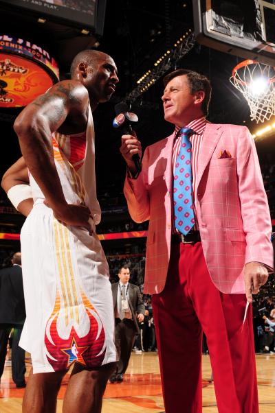 Beloved TNT sideline reporter Craig Sager (r.) has been cleared by doctors, his son announced on Twitter.
